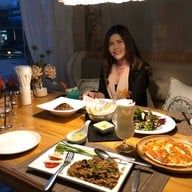 Parlour Restaurant & Bar คริสตัล ดีไซน์เซ็นเตอร์