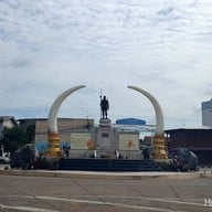 อนุสาวรีย์พระยาสุรินทรภักดีศรีณรงค์จางวาง