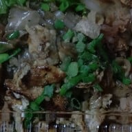 หอยทอดยักษ์ใหญ่ ปลาเผา วังเดิม9. ย่อยมาจากหมูทอดบ้านแขก