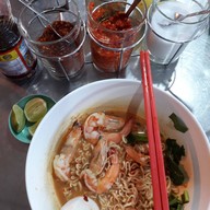 เมนูของร้าน เด็กเส้น ตลาดพลู ตลาดพลู