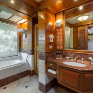 โรงแรม ถาวร บีช วิลเลจ รีสอร์ท แอนด์ สปา