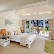 โรงแรม ถาวร บีช วิลเลจ รีสอร์ท แอนด์ สปา