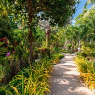 โรงแรม ถาวร บีช วิลเลจ รีสอร์ท แอนด์ สปา