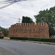 กำแพงคูเมือง