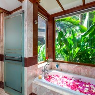 โรงแรม ถาวร บีช วิลเลจ รีสอร์ท แอนด์ สปา