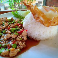 ฮานีส สวนอาหารฮาลาล