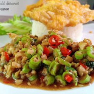 ฮานีส สวนอาหารฮาลาล