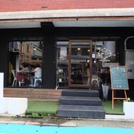 หน้าร้าน L’après Midi Cafe Zhongshan station