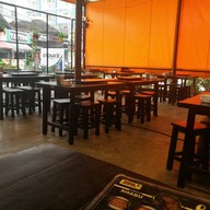 บรรยากาศ ย่างเนย เมืองเอก