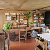 บรรยากาศ Floating Space Cafe
