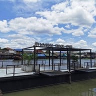 หน้าร้าน Floating Space Cafe