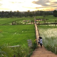 สะพานไม้ร้อยปี