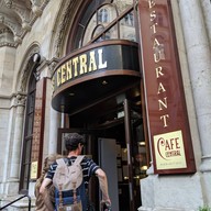 หน้าร้าน Café Central Vienna