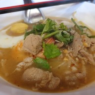 เมนูของร้าน ก๋วยเตี๋ยวหมูตุ๋นรสเด็ด ทองหล่อ