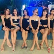 หน้าร้าน River Bar&Restaurant