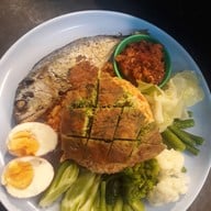 ข้าวคลุกน้ำพริกกะปิ
