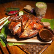ไก่ย่างจิระภา สูตรหมักน้ำผึ้ง ตลาดหทัยมิตร ถนนหทัยราษ