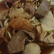 เมนูของร้าน ก๋วยเตี๋ยวเนื้อตุ๋นนายส่วน สวนสยาม