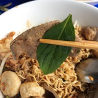 เมนูของร้าน ก๋วยเตี๋ยวป้าอร