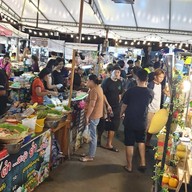 ร้านหอยหนู ชวนชิม ตลาดเดินเล่นท่าพระ