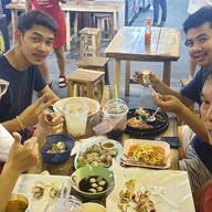 ร้านหอยหนู ชวนชิม ตลาดเดินเล่นท่าพระ