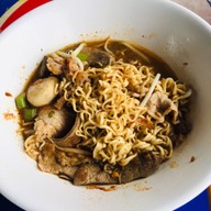 เมนูของร้าน ก๋วยเตี๋ยวป้าอร