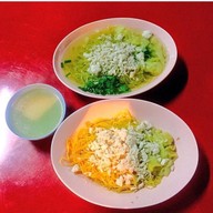 เมนูของร้าน บะหมี่เกี๊ยวปู หมูแดง  ถ.มิตรภาพ