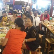 ร้านหอยหนู ชวนชิม ตลาดเดินเล่นท่าพระ