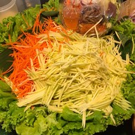 Thai style salad ยำไข่ดาว ขนมจีบคนเมือง ถนนคนเดินเชียงใหม่