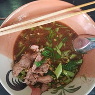 ก๋วยเตี๋ยวเรือแม่จันทร์ ร้านอร่อยซอยเสือใหญ่(ต้นตำหรับ)