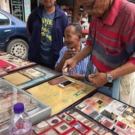บรรยากาศ แผงเช่าพระวันศุกร์