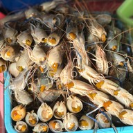 แซ่บเลียศอก กุ้งเผาหัวมันแก้ว (ใช้กุ้งเป็น) ตลาดอินดี้ปิ่นเกล้า ซอย3