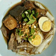 เมนูของร้าน โกเจี๊ยบก๋วยจั๊บสูตรโบราณ Ao Ngen food market