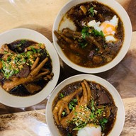 ขาแรง ข้าวต้มวุ้นเส้น โชตนาพลาซ่า เชียงใหม่