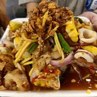 เมนูของร้าน เจ๊เก๋ ยำมะม่วงปูม้า