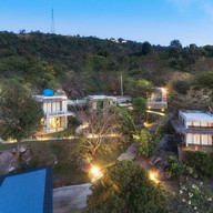 Twelve O'Clock Resort