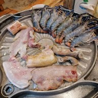 ตัวแตกโต๊ม หมูกระทะ