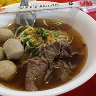 เมนูของร้าน ครัวหงส์หยก ก๋วยเตี๋ยวโกเด้ง โอเด้ง มทส