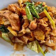 เมนูของร้าน ก๋วยเตี๋ยวกะลา ริมน้ำยม