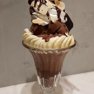 เมนูของร้าน Veganerie พร้อมพงษ์ (หลังสวนเบญจสิริ)