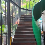 DOM Cafe