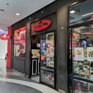 หน้าร้าน เดอ ตลาดพลู สยามสแควร์ วัน