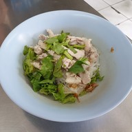 เมนูของร้าน ก๋วยเตี๋ยวไก่ไทย เจ๊ฮวง