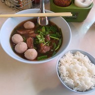 เกาเหลาเนื้อตุ๋นเจ้าเก่าตลาดพลู (เจ๊เอ้)