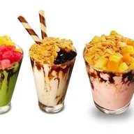 เมนูของร้าน แชมป์เขย่านม เฉาก๊วยนมสด เฉาก๊วยเหรียญทอง