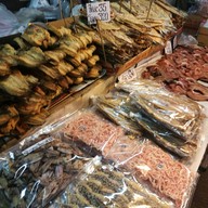 บรรยากาศ ตลาดต้นลำไย