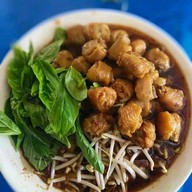 ก๋วยเตี๋ยว ไก่มะระ ตองอู ก๋วยเตี๋ยว ไก่มะระ สะแกงาม