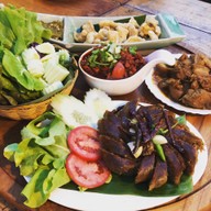 ครัวไม้เมือง บางพระ ศรีราชา