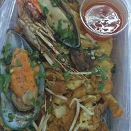 เมนูของร้าน หอยทอดยักษ์ใหญ่ ปลาเผา วังเดิม9. ย่อยมาจากหมูทอดบ้านแขก