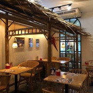 บรรยากาศ Saucey Chicken and Beer Bomb